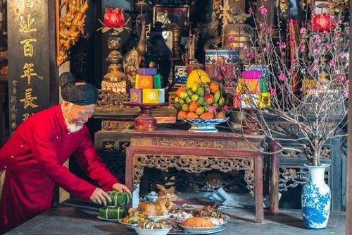 Lễ gia tiên đầu năm…