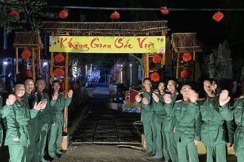 Khoảnh khắc tuyệt vời của người lính Quân đội nhân dân Việt Nam đón năm mới Giáp Thìn 2024