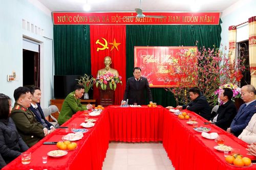 Lãnh đạo UBND tỉnh Lạng Sơn kiểm tra, chúc Tết các đơn vị trực đêm giao thừa