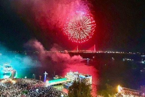 Cần Thơ: Pháo hoa rực rỡ chào Xuân Giáp Thìn 2024