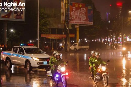 Những người giữ bình yên đêm Giao thừa