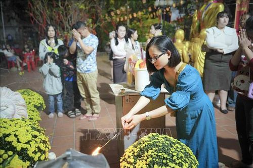 Nét đẹp đầu năm của những người con Việt Nam tại Lào