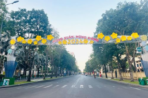TP Hồ Chí Minh: Đường phố thanh vắng sáng mùng 1 Tết