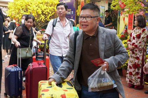 TP Hồ Chí Minh: Khách du lịch tấp nập xuất hành ngày mùng 1 Tết