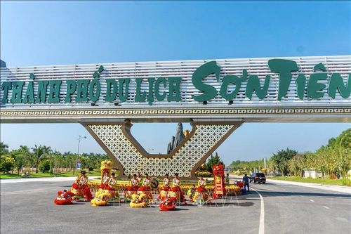 Thành phố du lịch sinh thái Sơn Tiên nhận thêm 6 kỷ lục Việt Nam