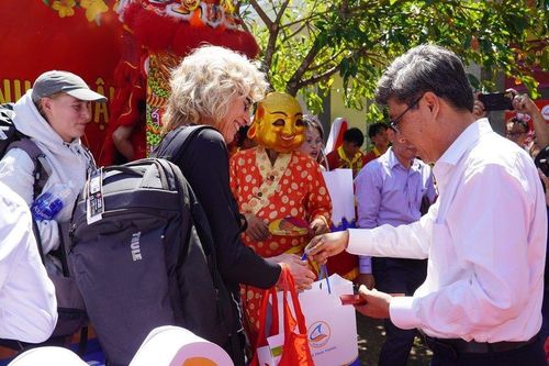 Hàng trăm du khách đến Bình Thuận nhân dịp đầu năm mới 2024