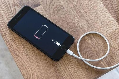 iPhone báo pin yếu, làm ngay mẹo này để có 'nguồn năng lượng không giới hạn'