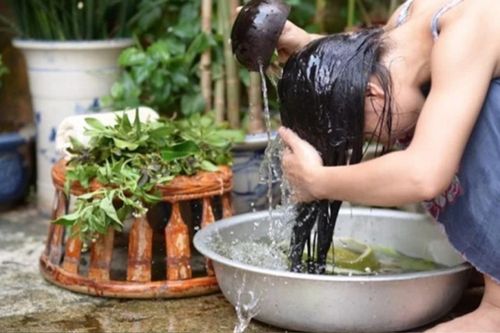 Có nên gội đầu vào mùng 1 Tết không?