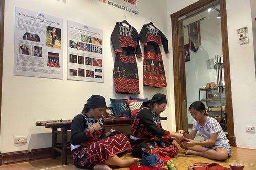Người giữ lửa nghề thủ công truyền thống