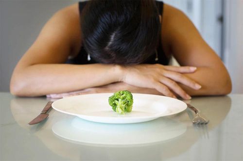 Bác sĩ trả lời: Thường xuyên cảm thấy mệt mỏi, chán ăn, sụt cân là bệnh gì?