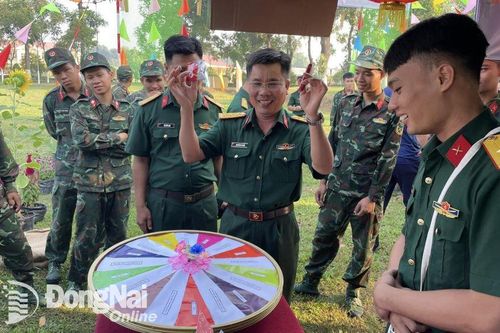 Nhiều hoạt động vui Xuân, đón Tết trong quân đội