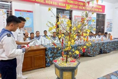 Nhiều hoạt động vui đón giao thừa của bộ đội