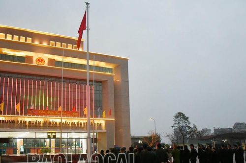 Thiêng liêng Lễ chào cờ đầu năm mới tại Cửa khẩu Quốc tế Lào Cai