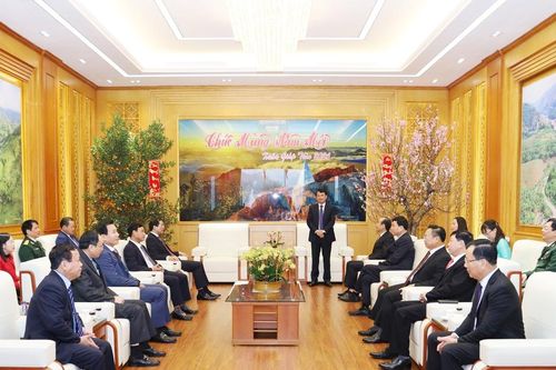 Thường trực Tỉnh ủy gặp mặt đầu xuân Giáp Thìn 2024