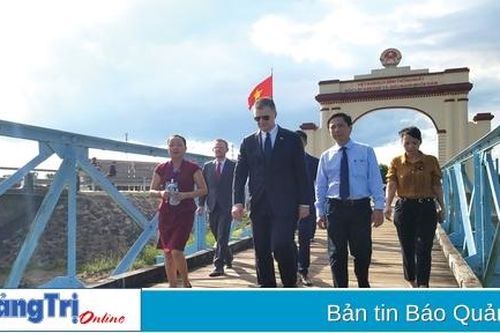 Bay lên khát vọng hòa bình