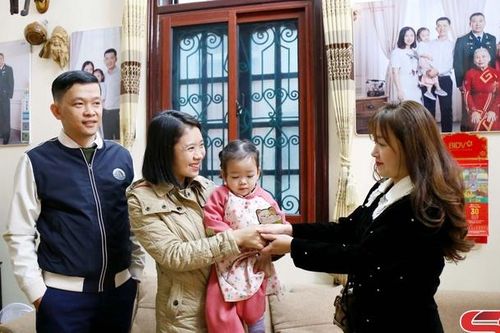 Tục 'xông đất' đầu năm, nét đẹp văn hóa của người Việt