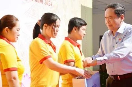 Phóng sự ảnh: Đem xuân ấm áp đến với những cảnh đời khó khăn tại Kiên Giang