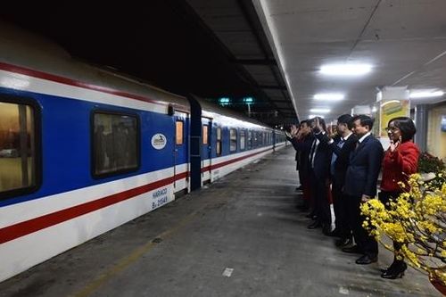 Chuyến tàu đêm giao thừa