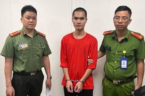 Hai đối tượng truy nã bị bắt khi vừa đáp xuống sân bay Đà Nẵng