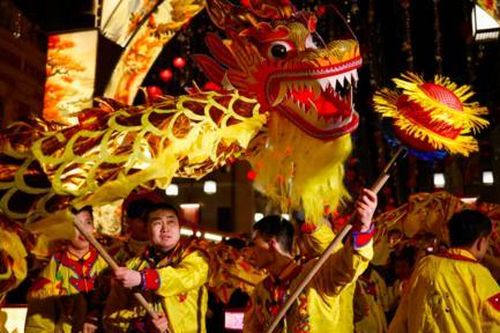 Loạt ảnh các nước trên thế giới đón Tết Giáp Thìn 2024