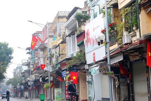 Thủ đô Hà Nội đẹp, bình yên trong sáng mùng 1 Tết