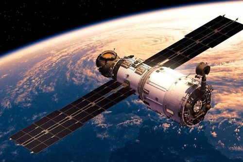 Một vệ tinh lớn sẽ sớm rơi 'không thể kiểm soát' xuống Trái đất