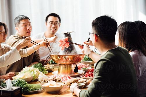 Người dân khắp châu Á đang ăn món gì vào ngày Tết?