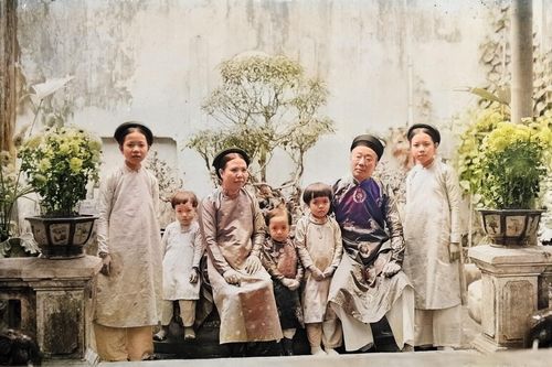 Sự thiêng liêng của ngày Tết trong tâm thức người Việt
