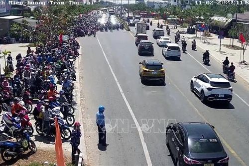 Cầu Rạch Miễu lại bị 'tê liệt' sáng mùng 2 Tết