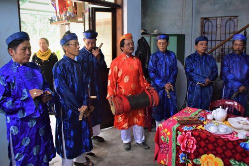 Hát sắc bùa ngày Tết