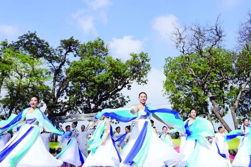 Chuyển biến tích cực từ công nghiệp văn hóa