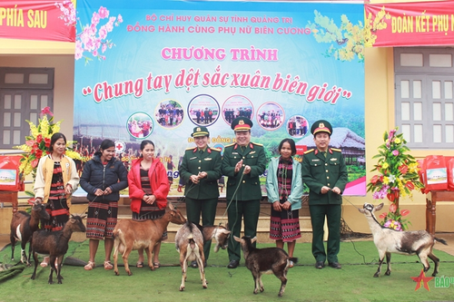 Mang xuân về A Vao