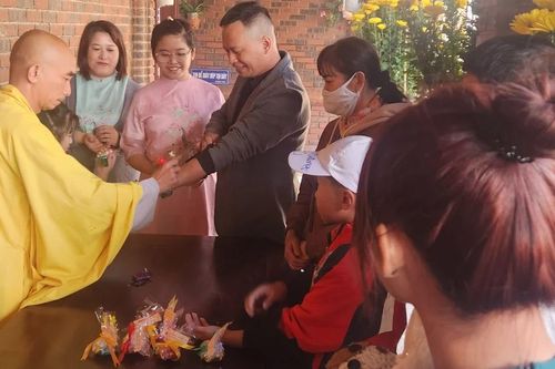 Lên Đà Lạt, đến chùa Kỳ Viên xin chữ đầu năm