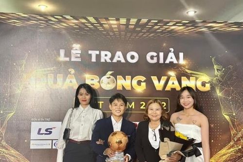 Nữ tuyển thủ bóng đá Nguyễn Thị Bích Thùy: Chỉ bên mẹ là mùa xuân thôi…