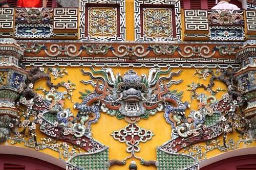 Vào Hoàng thành Huế chiêm ngưỡng tạo hình rồng độc đáo