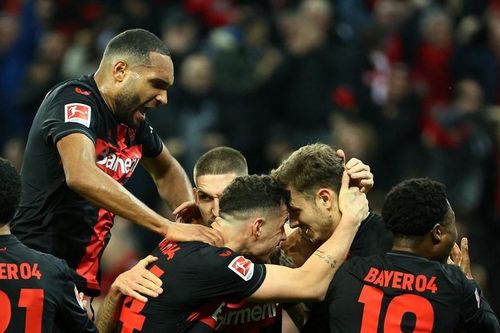 Alonso cao tay, Leverkusen đè bẹp Bayern Munich