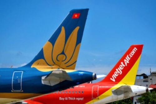 Vé máy bay từ TP.HCM bất ngờ giảm mạnh, lại lo giá trông giữ xe tăng