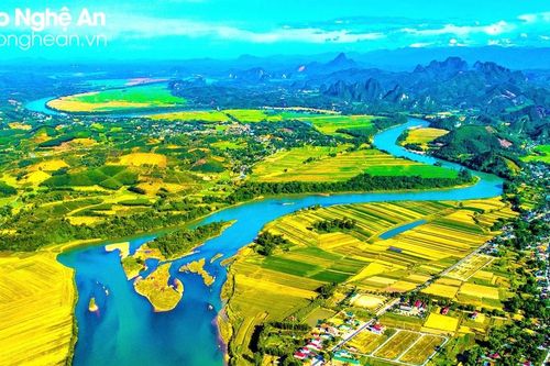 Phấn đấu xây dựng Anh Sơn phát triển nhanh và bền vững