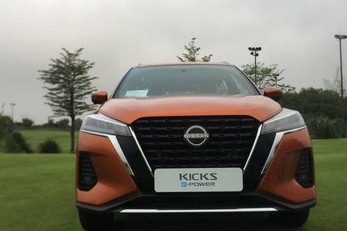 Nên mua ô tô động cơ máy dầu, xăng hay hybrid?