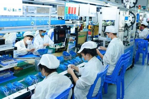 Hàng nghìn lao động làm việc xuyên Tết trong các Khu công nghiệp tại Bắc Giang