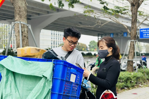 Nâng chất lượng dịch vụ, nhiều sàn thương mại điện tử giao hàng xuyên Tết