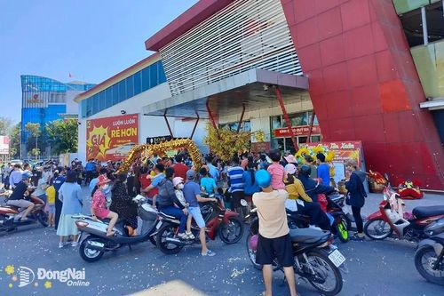 Một số siêu thị mở cửa phục vụ từ mùng 2 Tết