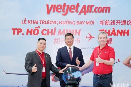 Vietjet tưng bừng khai trương đường bay Thành phố Hồ Chí Minh-Thành Đô (Trung Quốc)