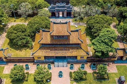 Con rồng trên Cửu đỉnh Huế