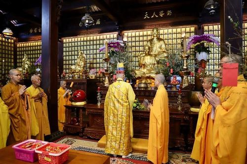 Chùa Sắc tứ Khải Đoan (Đắk Lắk) tổ chức cầu nguyện minh niên - Tết Giáp Thìn