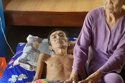 Mở rộng lòng từ: Mẹ già nghèo, bệnh tật chăm con ung thư
