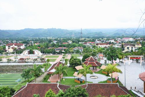 Đồng bào A Lưới dệt ấm no, hạnh phúc