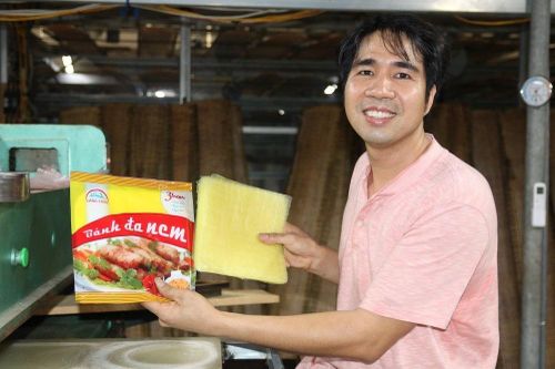 Công nghệ đưa bánh đa nem làng Chều vươn xa