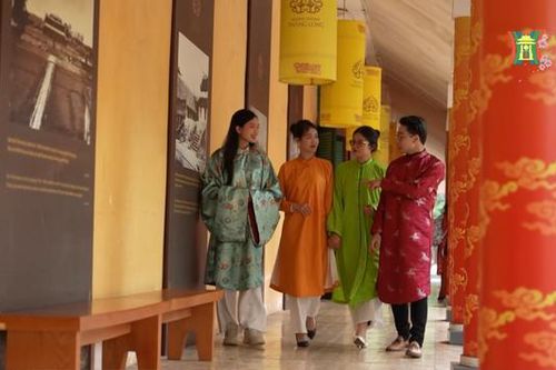 Du xuân Giáp Thìn 2024