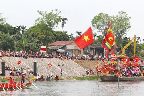 Nét xuân bên dòng sông Đáy